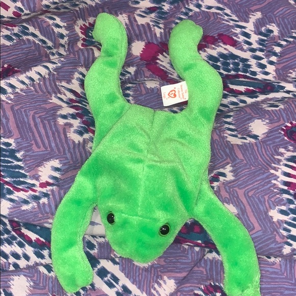 green frog beanie baby